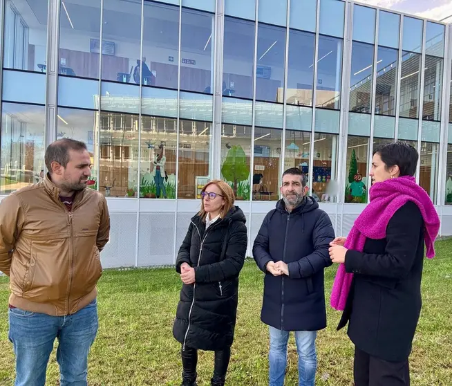 Representantes do BNG de Lal&iacute;n diante do CIS