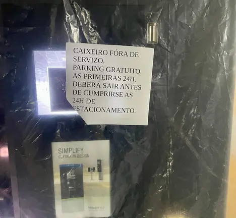 Caixeiro do Parking fora de Servizo