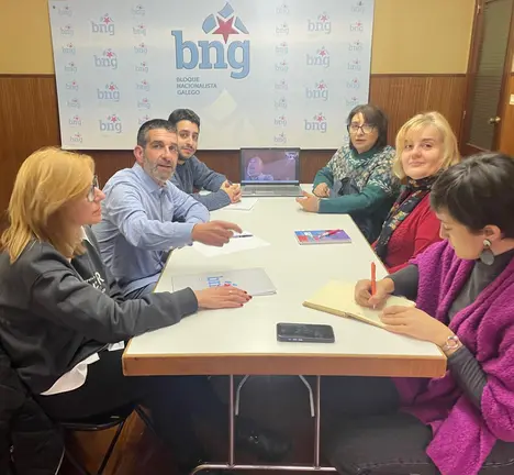 Foto da Reuni&oacute;n celebrada na sede do BNG de Lal&iacute;n